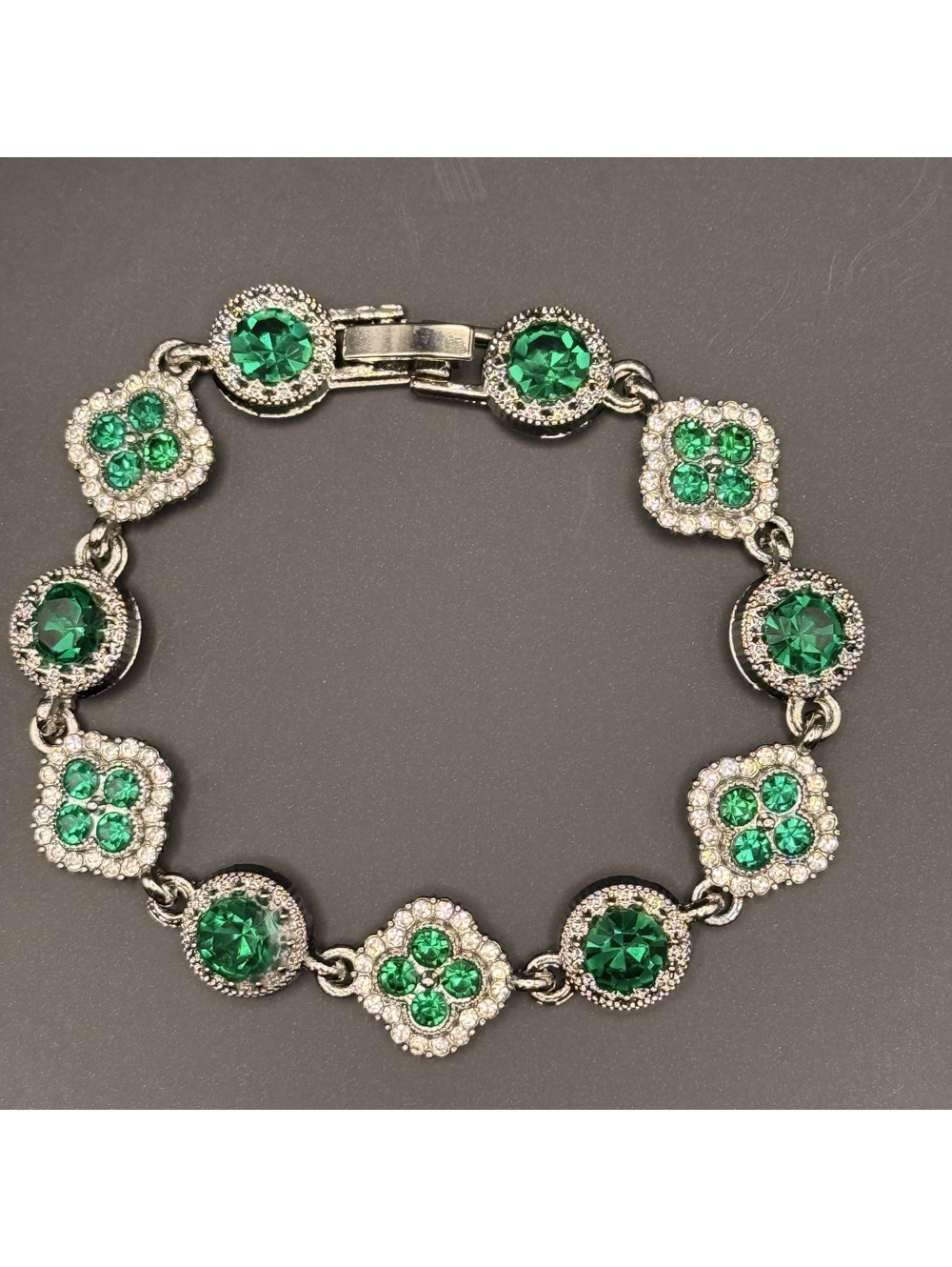 candy+clover Deep Green Crystal Clover Circle Silver Tone Bracelet